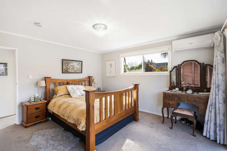 4 De Ville Place Burwood_8