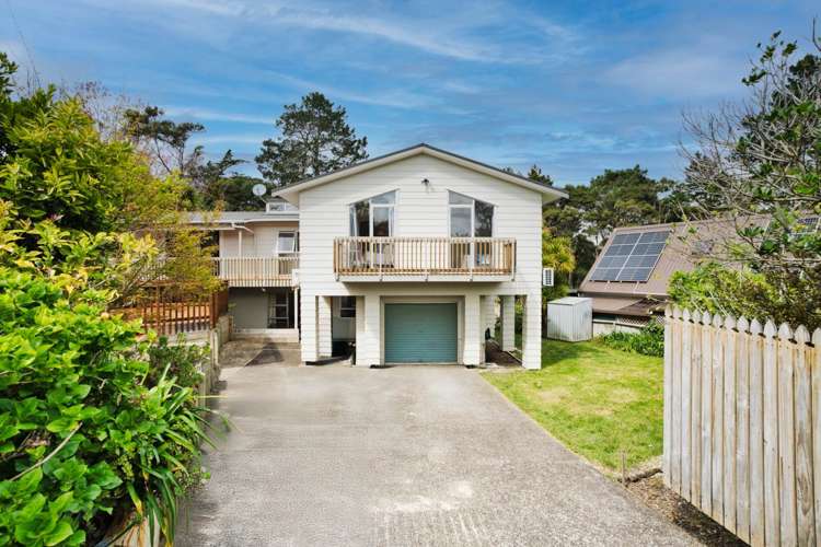 32 Outlook Road Greenhithe_1