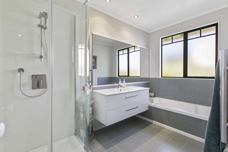 6 Stewart Gibson Place Manurewa_11