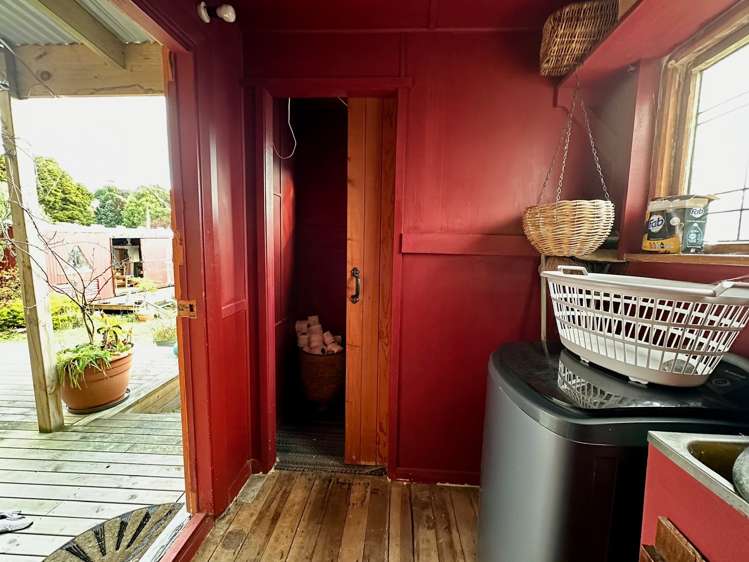 5 Park Lane Owaka_16