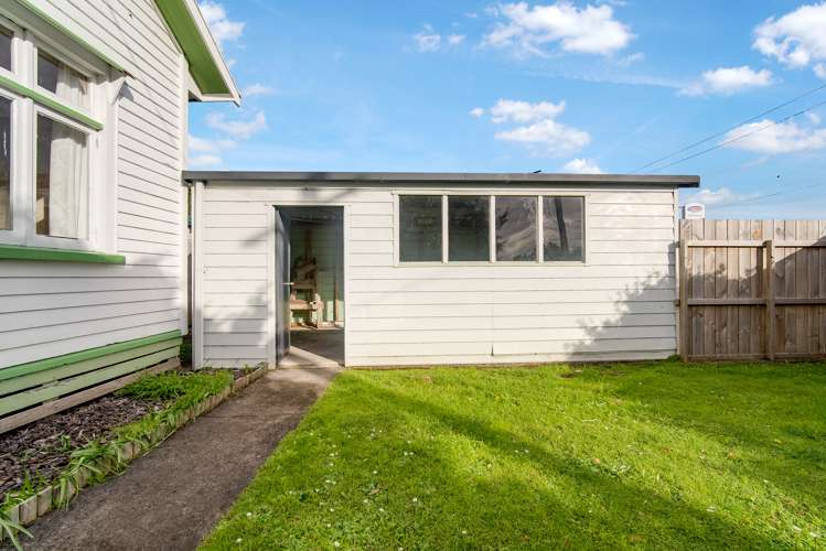 227 Tukapa Street Westown_16