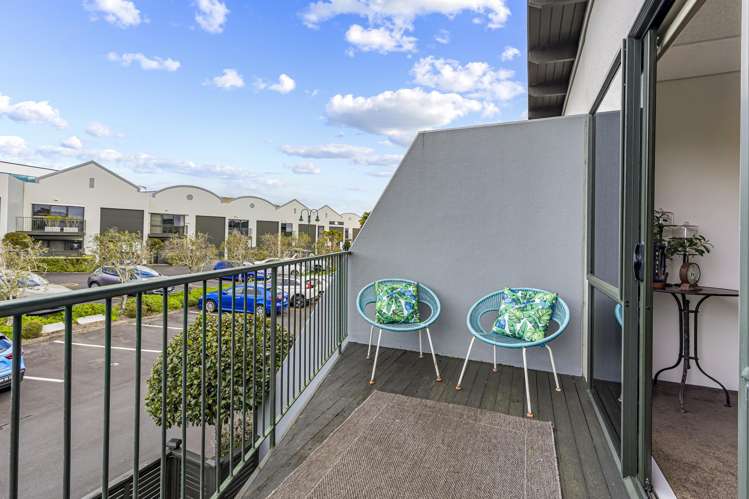 2/6 Airborne Road Rosedale_8