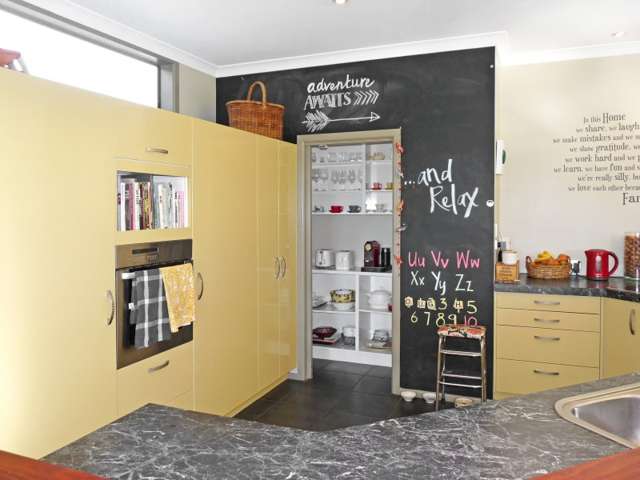 10 Mayer Crescent Wakefield_4