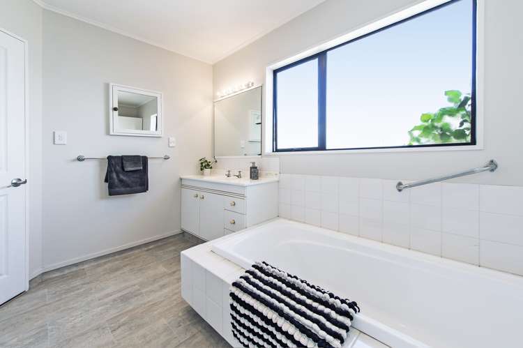 1 Devon Crescent Darfield_14