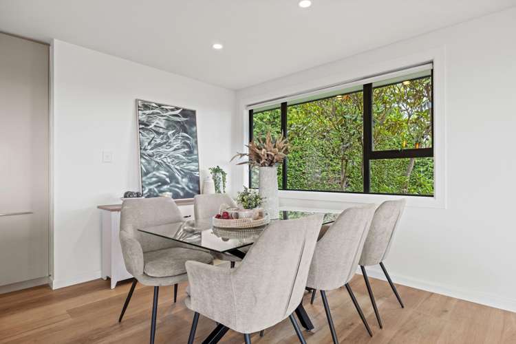 76 Huntsbury Avenue Huntsbury_11