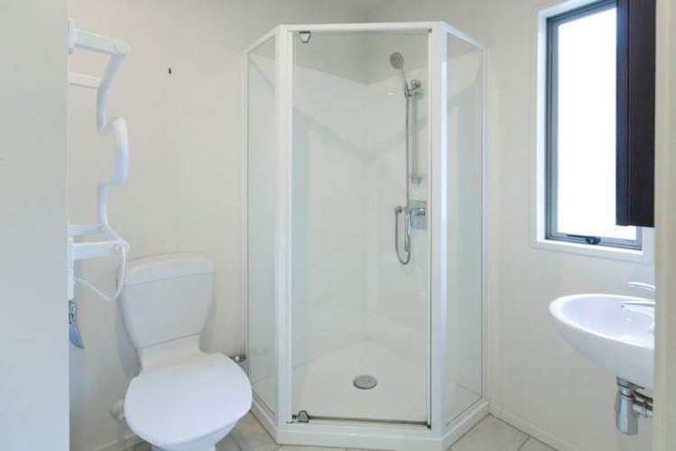 73B/21 Hunters Park Drive Three Kings_10