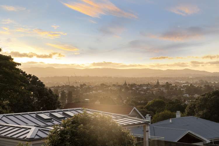 13b Summit Drive Mount Albert_21