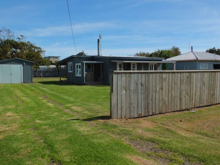 3 Hart Street Foxton Beach_24