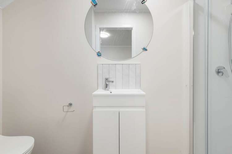 46 Lawrence Crescent Hill Park_12