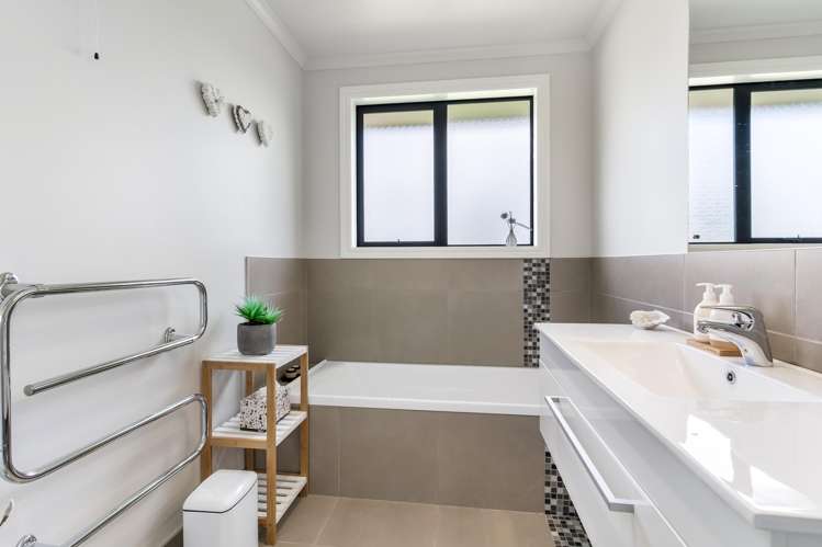 65 Racecourse Road Winton_18