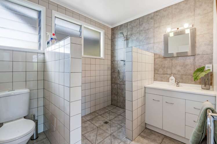 6 Karaka Street Helensville_17