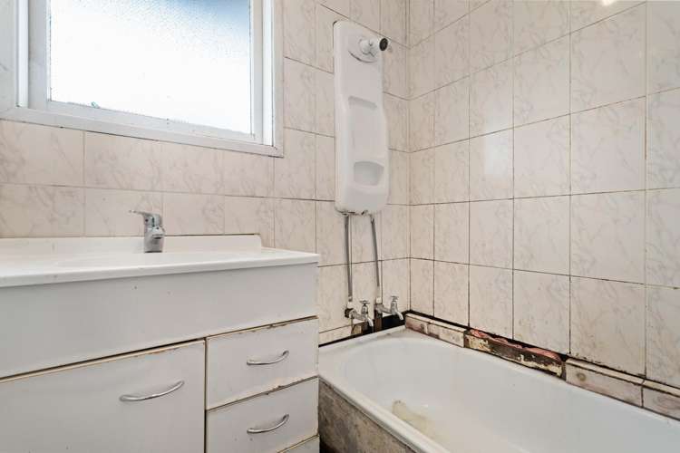 32 Ashgrove Road Mangere_10