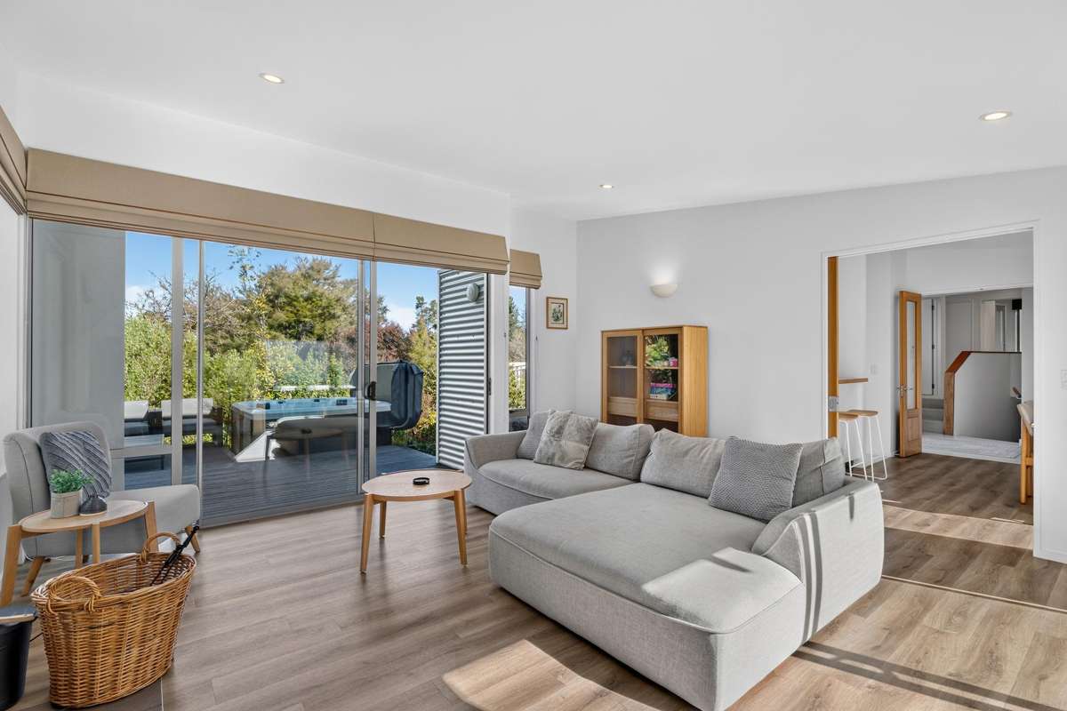 4 Cederman Drive_1