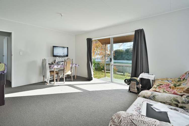 2/34 Ramsey Crescent Flaxmere_3