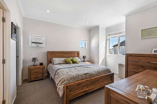 1 Thornton Green Karaka_1