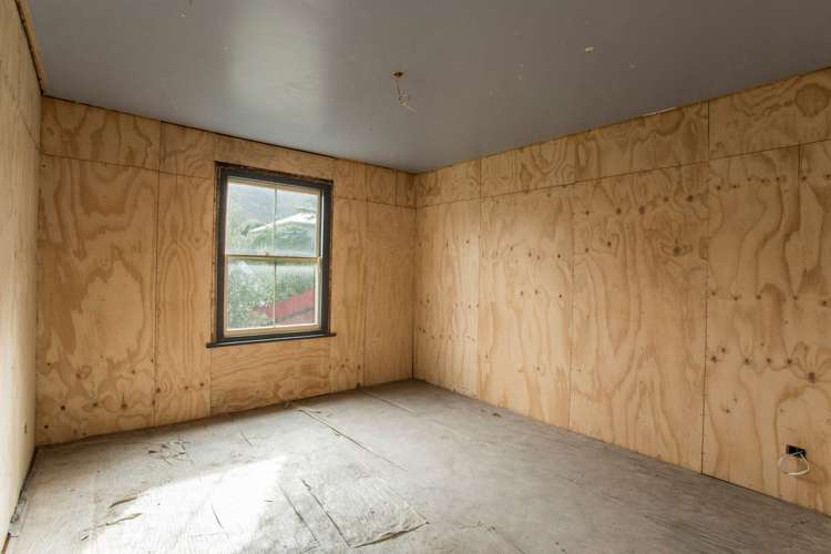 27 Sumner Road Lyttelton_18