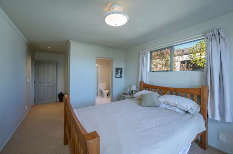 19 Olympus Way Richmond_11