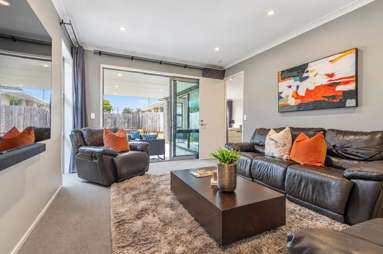 54A Meadway_3