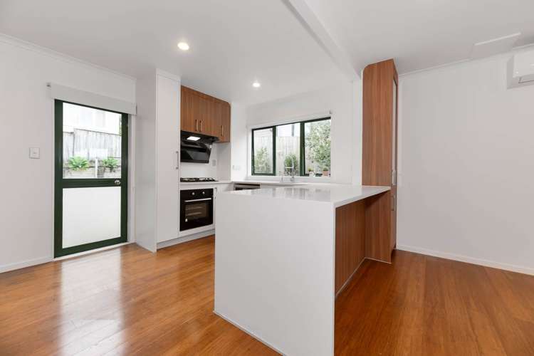 8 Marshall Laing Avenue Mt Roskill_28