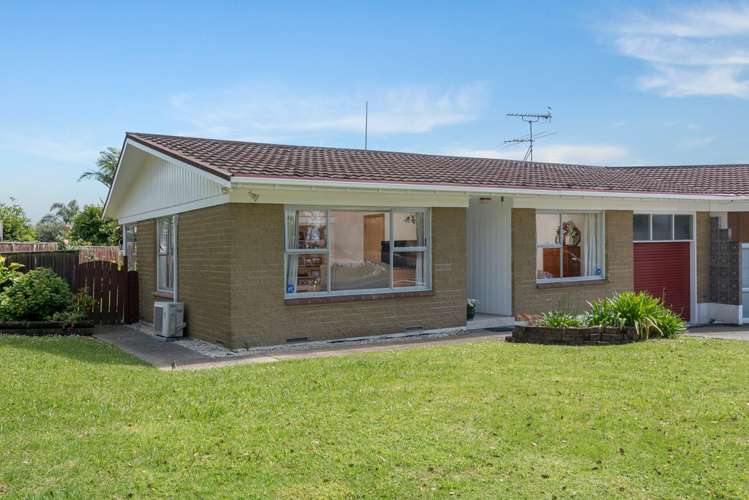 2/1 Willow Way Sunnyhills_13