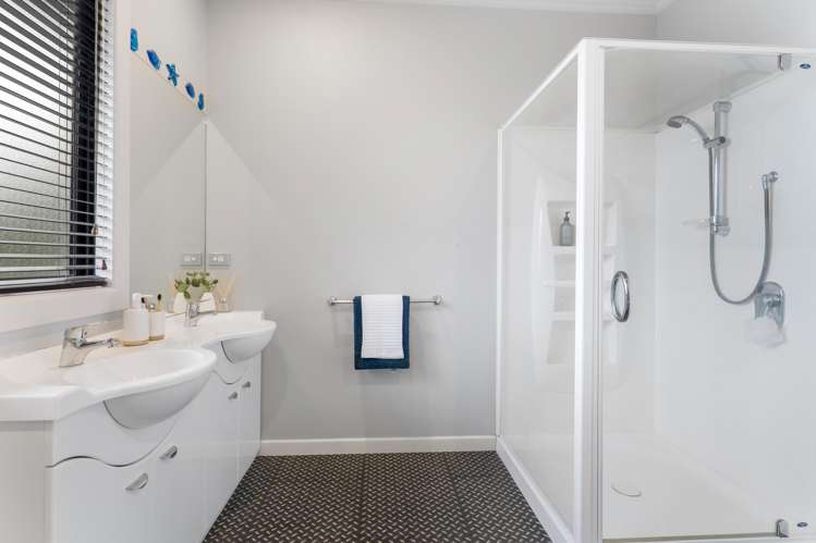 36 and 38 O'Brien Road Winton_18