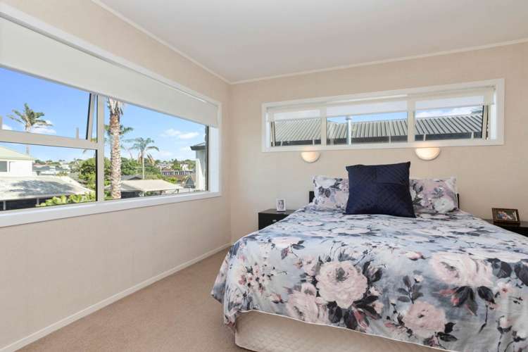 2/15 The Esplanade Eastern Beach_15