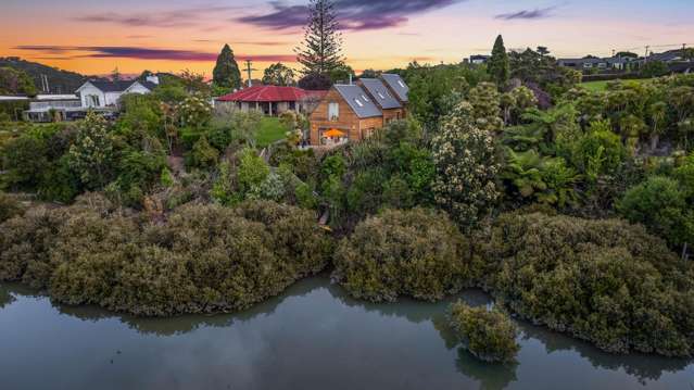 Contemporary waterfront haven