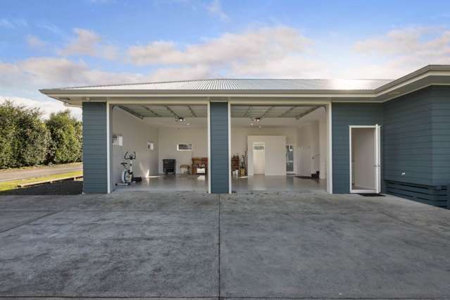 Your Mancave?  Dble Plus Garage, Workshop & WC
