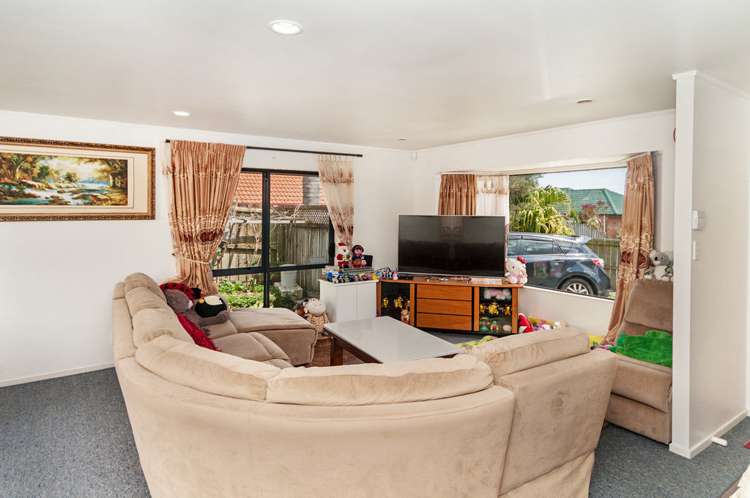 18 Walter Little Way Flat Bush_10