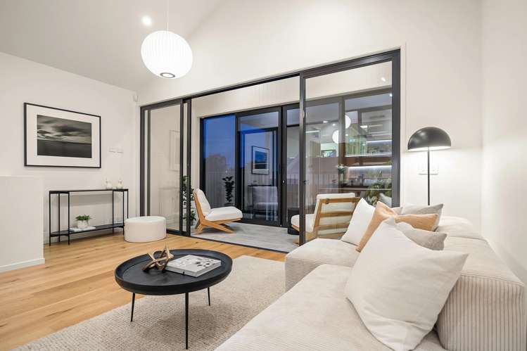 6/4 Madeira Lane_5