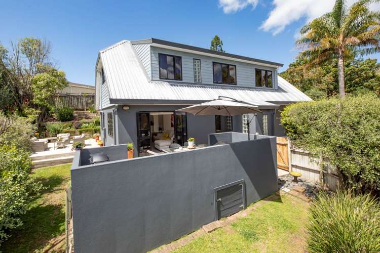 27 De Val Drive Titirangi_2