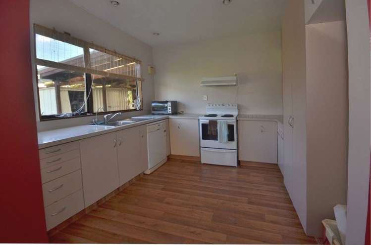 1b Stephens Place Hairini_5