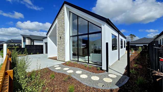 Brand-New Luxury Living !!