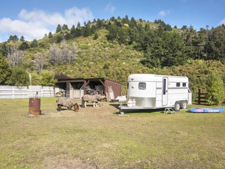 112 Boons Valley Road Waikawa_31