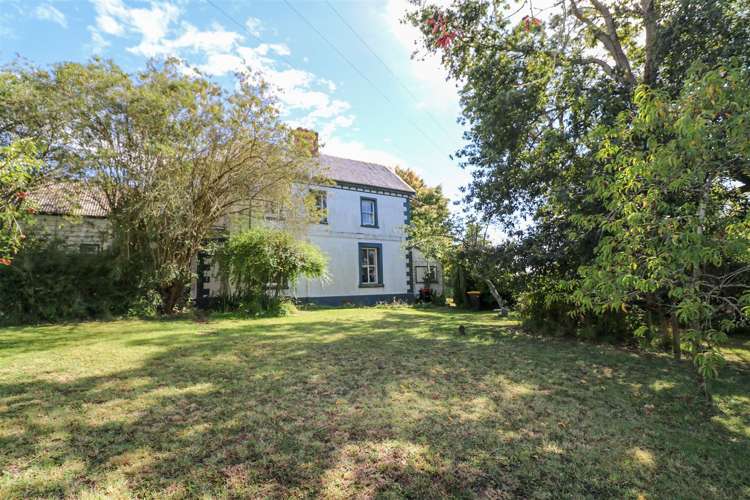 166 Barton Road Fairview_19