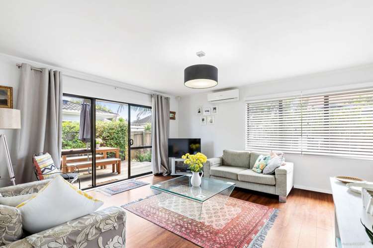 2/7 Fraser Road Narrow Neck_0