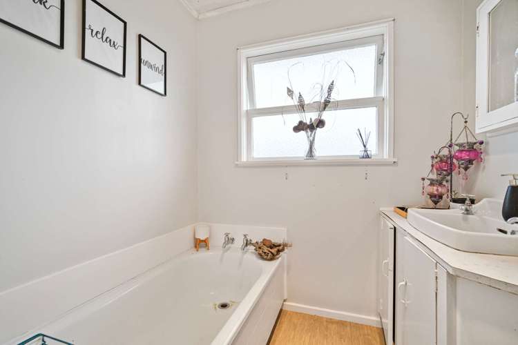 83 Wycliffe Street Onekawa_6