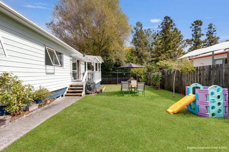2/137 Awaroa Road Helensville_13