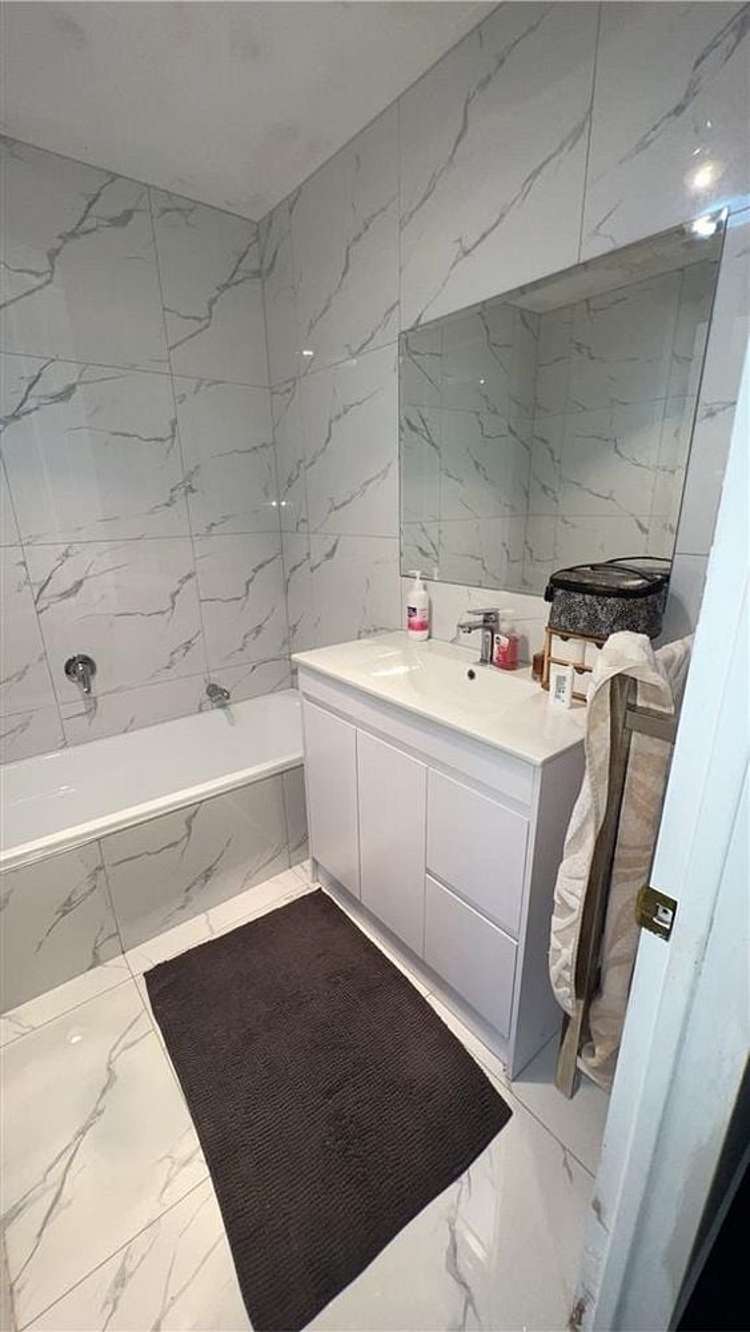 14 Hawkley Close Flat Bush_13