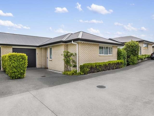 Ideal Single Level Living on Freehold 205m2