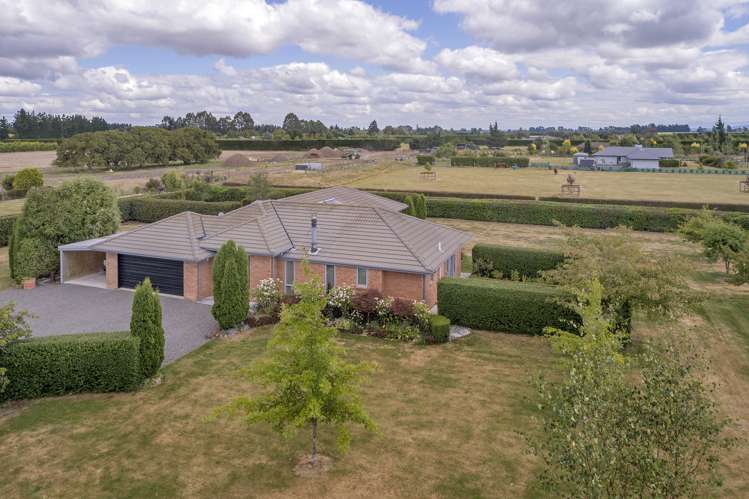 84 Stott Drive Darfield_24