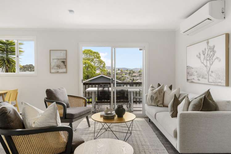 2/15 Seabar Place Glen Eden_1