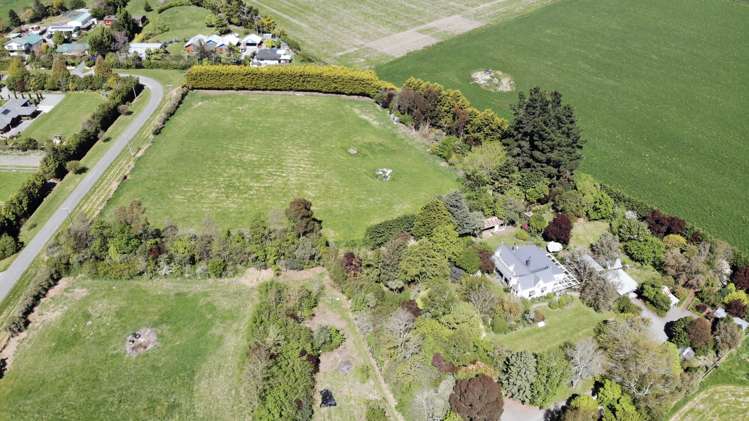 61 Gordon Street Southbridge_16