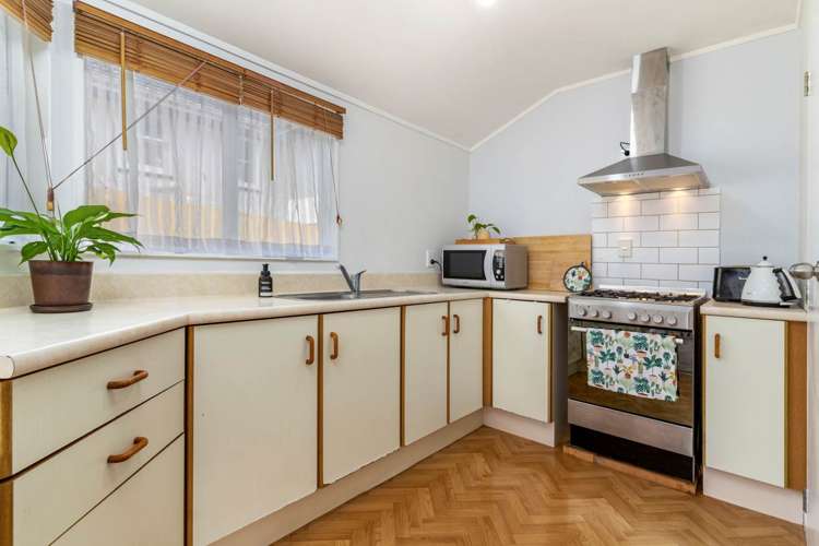 2/5 Newington Road Henderson_3