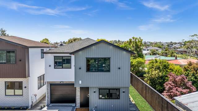 End unit, free-standing, freehold!