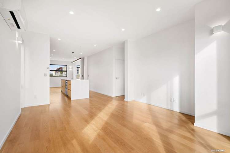 6 Whakaora Lane Flat Bush_24