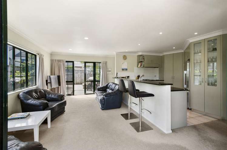 2 Beach Road Mellons Bay_4