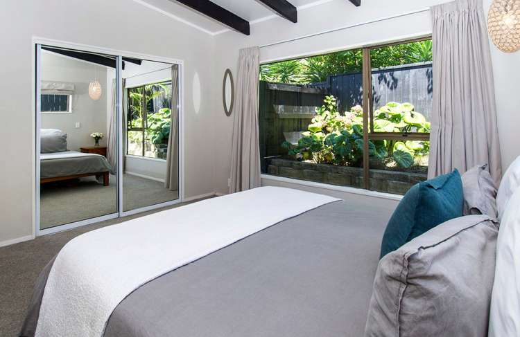 68a Beach Road Mellons Bay_19