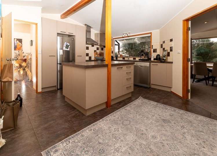 33A Island Bay Road 1603_1