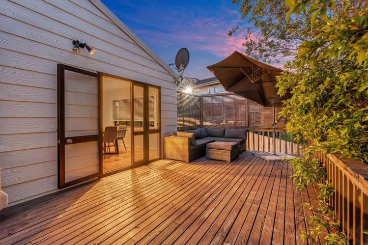 2/30 Glen Vista Place Bayview_1